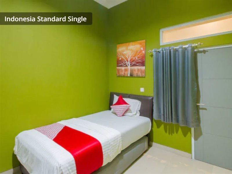 Hotel Oyo 871 Aira Costel Cianjur Zewnętrze zdjęcie