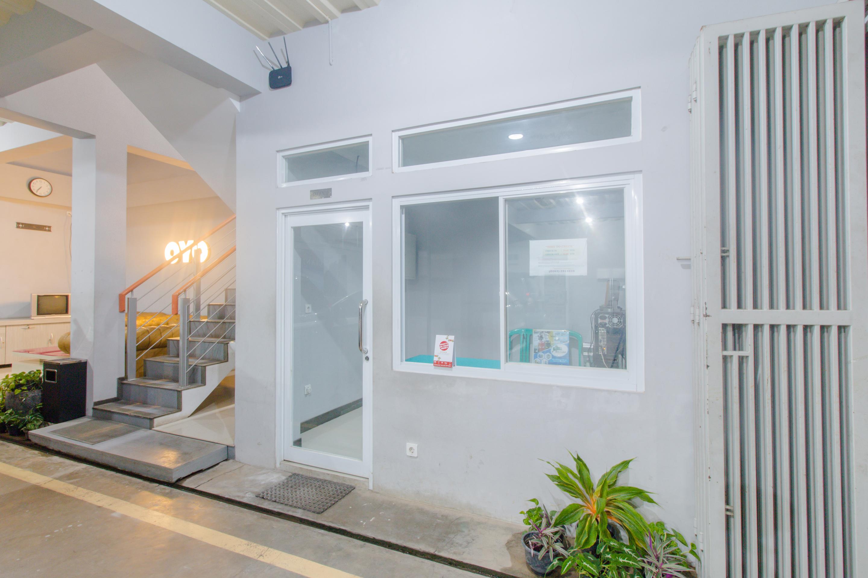 Hotel Oyo 871 Aira Costel Cianjur Zewnętrze zdjęcie
