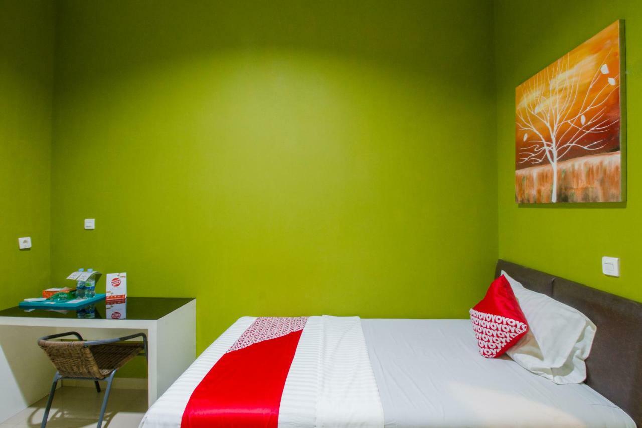 Hotel Oyo 871 Aira Costel Cianjur Zewnętrze zdjęcie